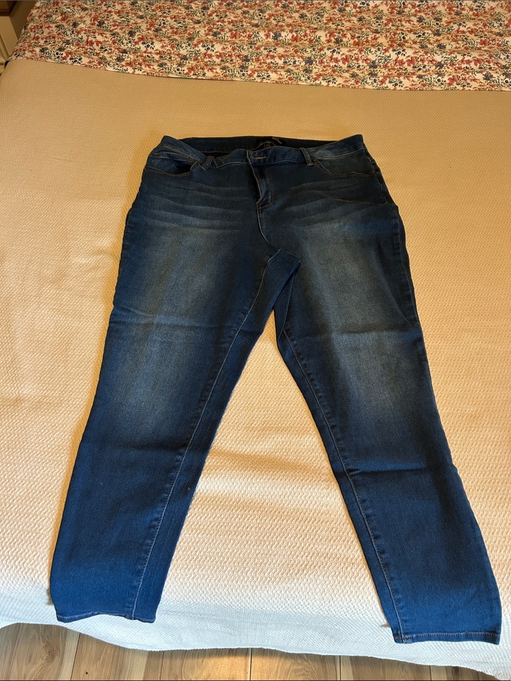 1822 Denim Women's Skinny Jeans in Dark Blue Wash 20W